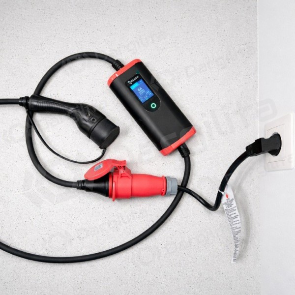 Adapteris Reach CEE 16A 400 V į 220 V Schuko juodas